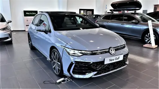 Volkswagen Golf 8 R-Line (2025)